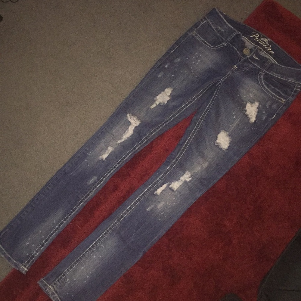 Ripped stretchy jeans